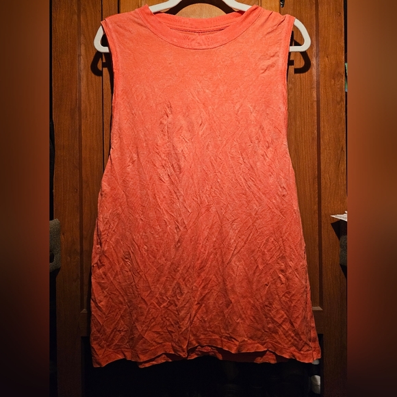 Lululemon tank - Picture 1 of 2